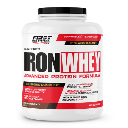 Pot de plastique blanc avec couvercle noir et étiquette iron whey 1500g first iron systems whey protéine tout-en-un filtrés à basse température saveur double chocolat
